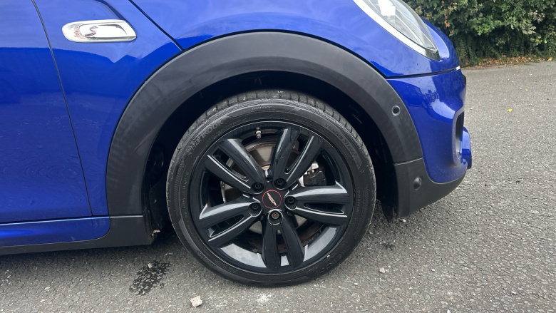 MINI Hatchback 2.0 Cooper S Sport II 5dr Auto Petrol Hatchback